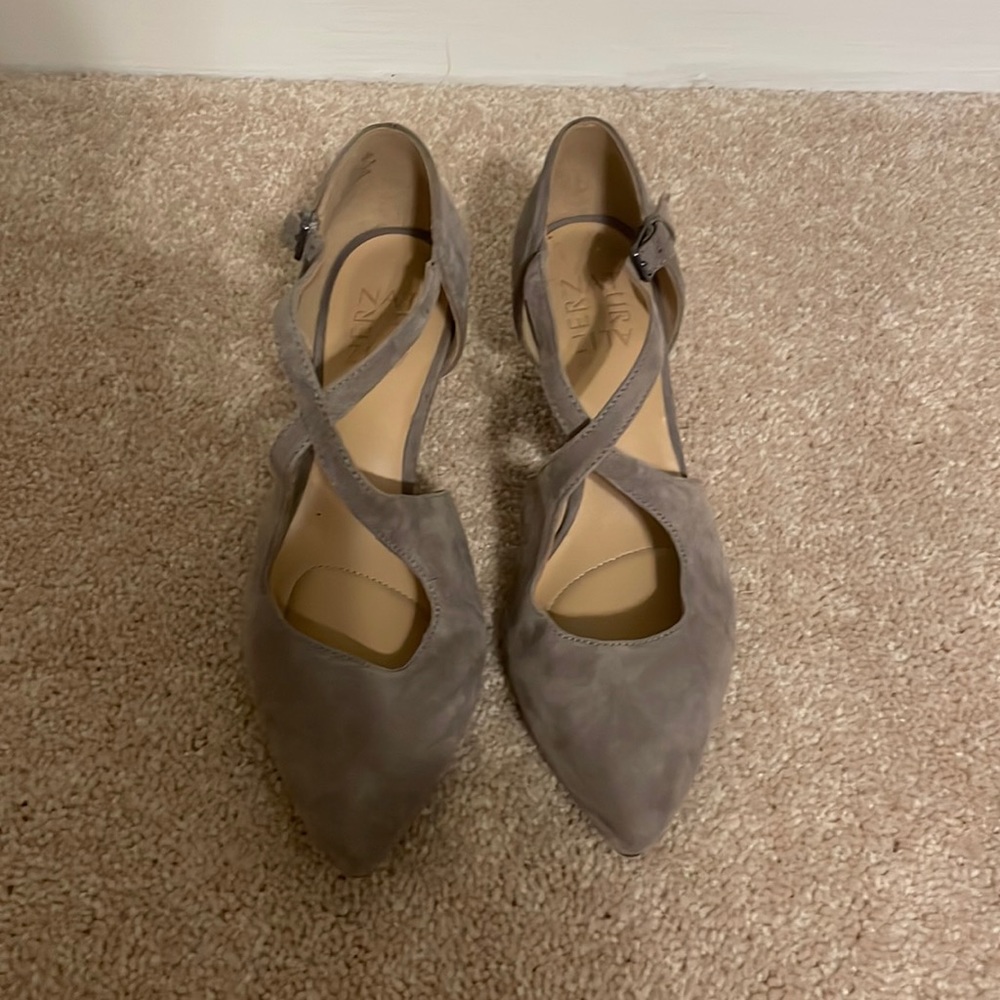 Naturalizer Cross Front Kitten Heel